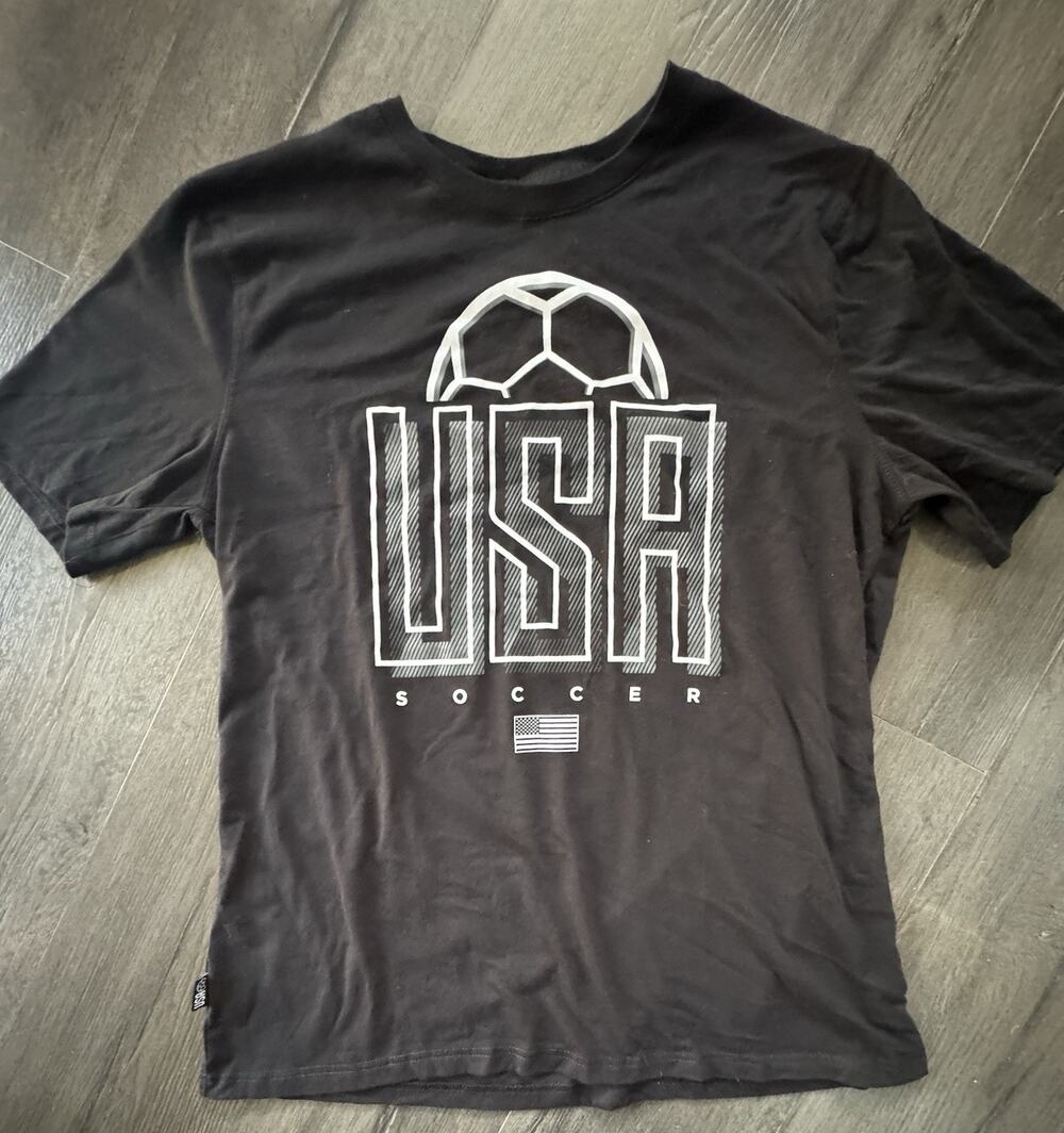 USA Men’s Soccer T-shirt with soccer ball logo Size XL